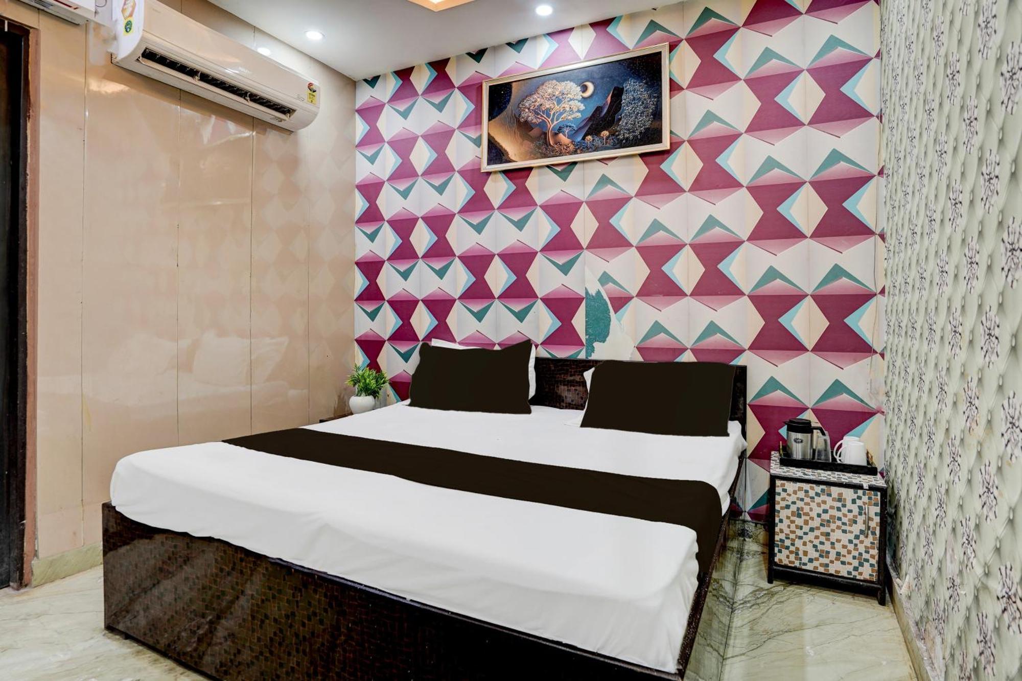 Super O Signature Plaza Hotel